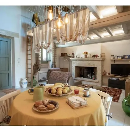 Le Dimore Di Hanqorias Bed & Breakfast 4*